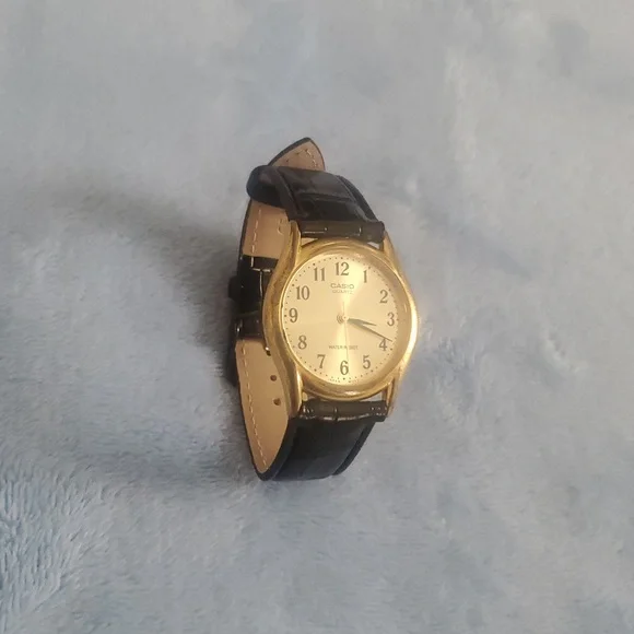 Casio Men Watch , Gold tone Water Resistant ,New Battery - Picture 9 of 12